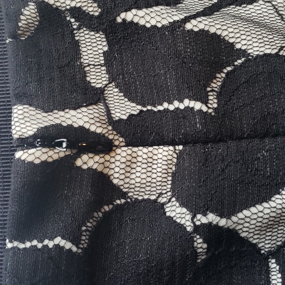 Ann Taylor Black & Cream Floral Lace Midi Skirt Size 8P - Picture 8 of 12